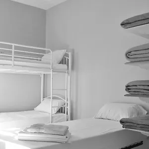 L'auberge Du Pelerin Et Du Voyageur Hostel Arles